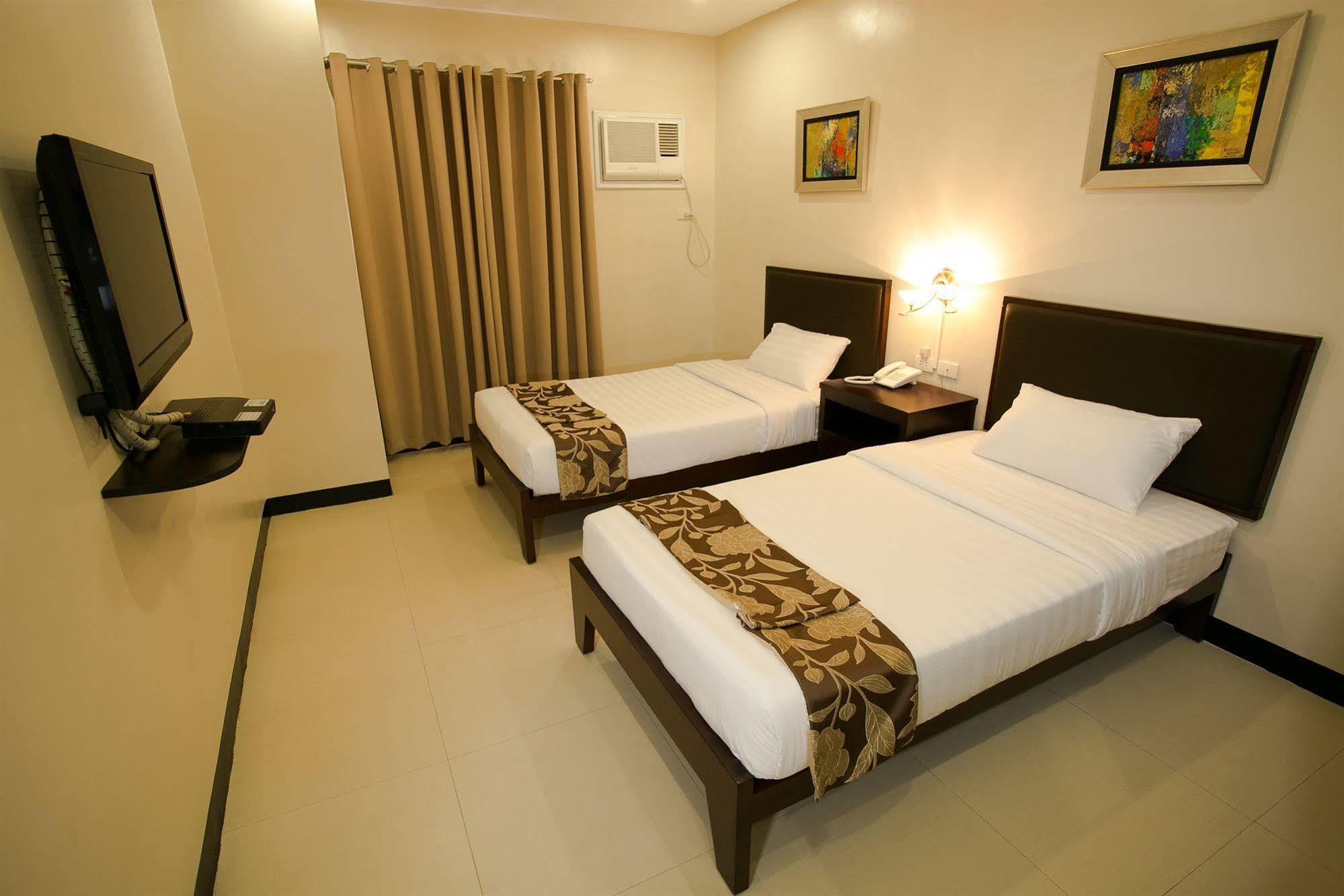 Main Hotel & Suites Cebu Stadt Exterior foto